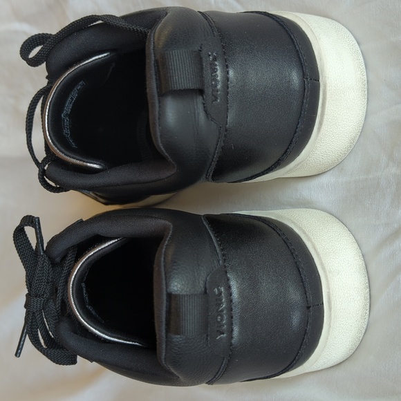 Vionic Elise Women's Black Leather Sneakers With Metallic Silver Tongue - Picture 11 of 11